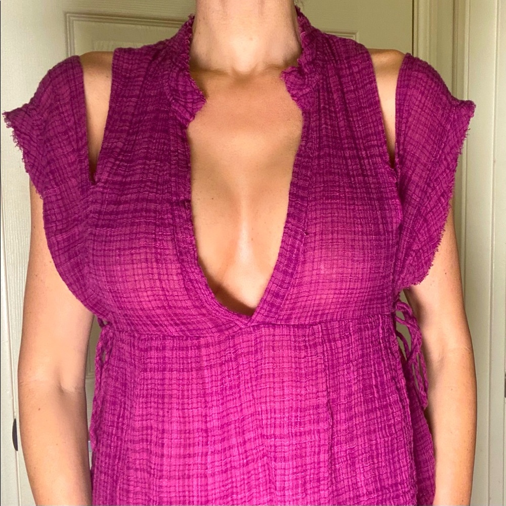 FREE PEOPLE- Magenta flowy top with slits XS